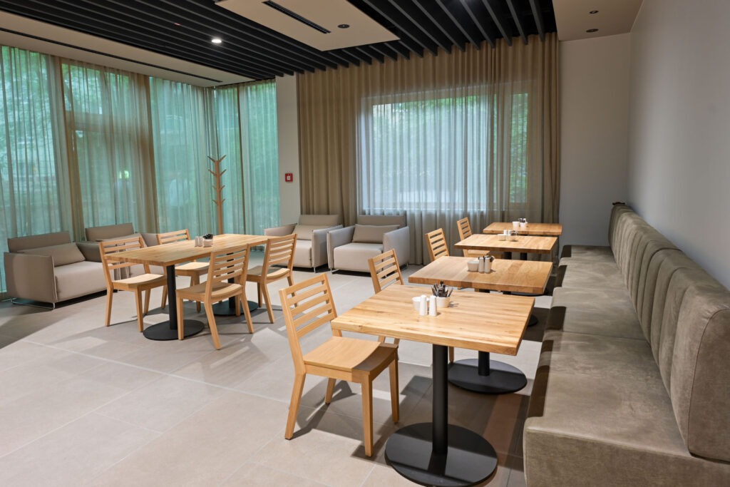 21 restaurant 2