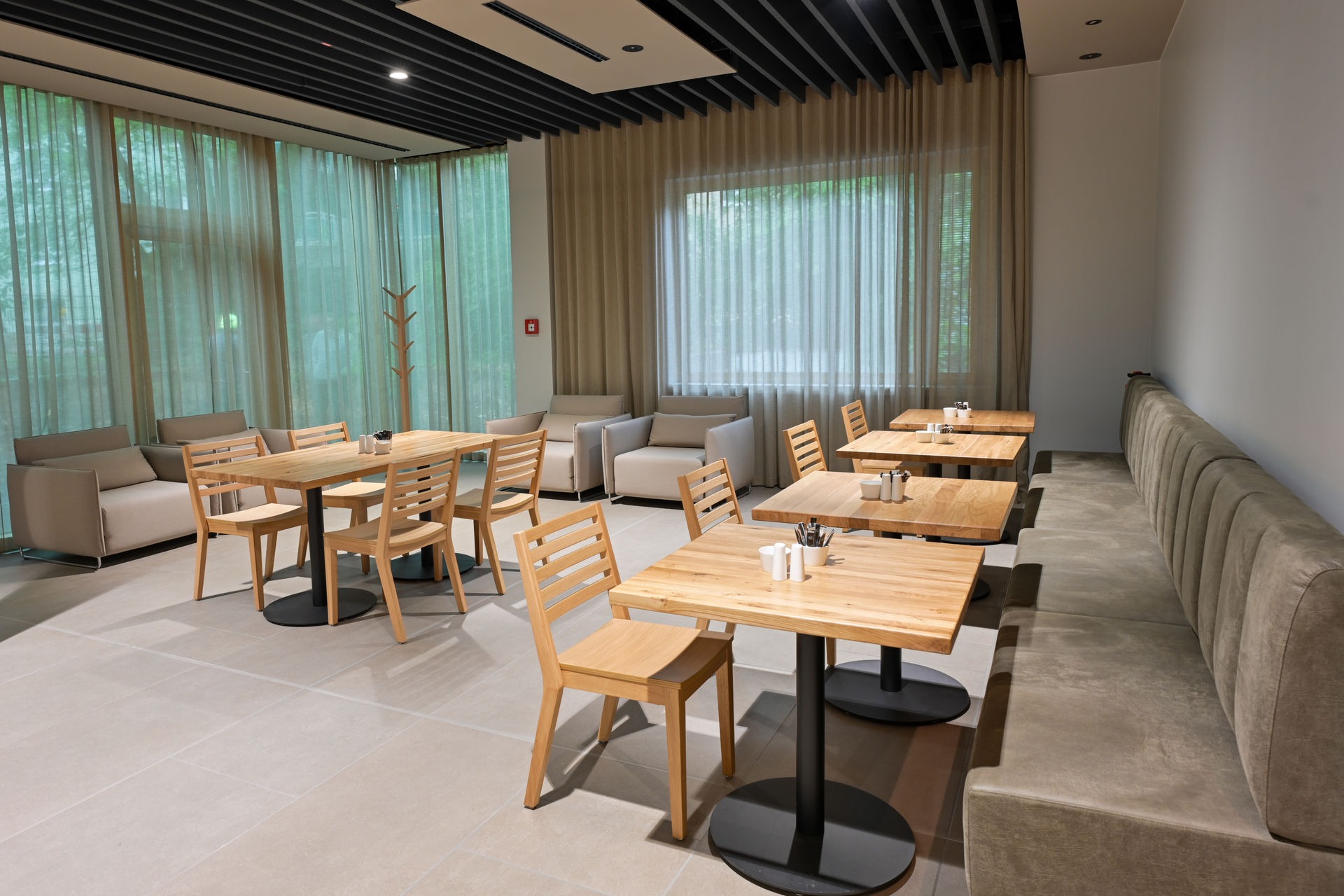Start 21 restaurant 2