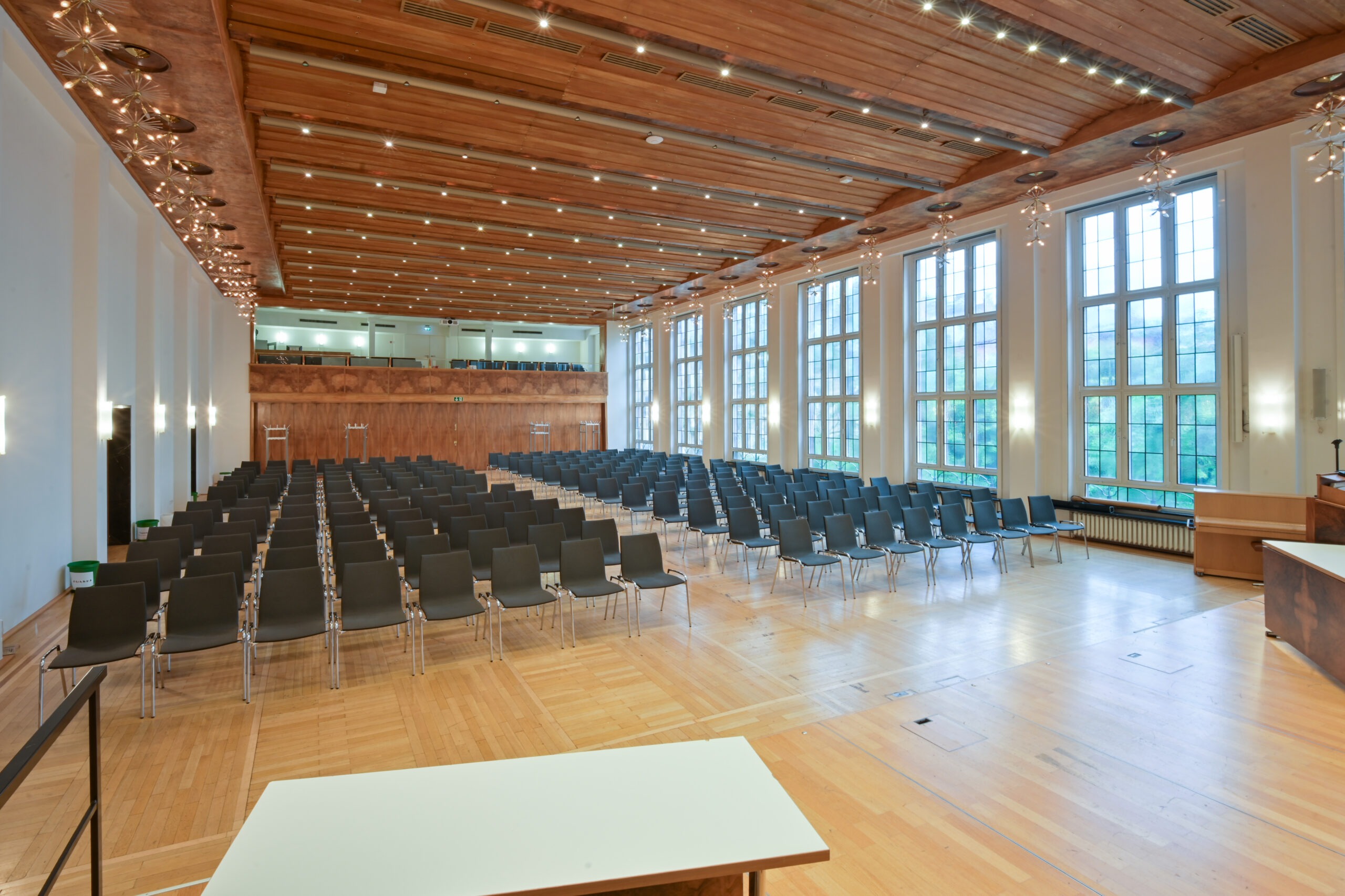 großer saal 6